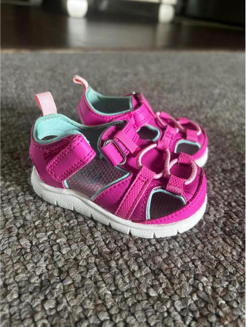 Carters infant girls size 3 sandals